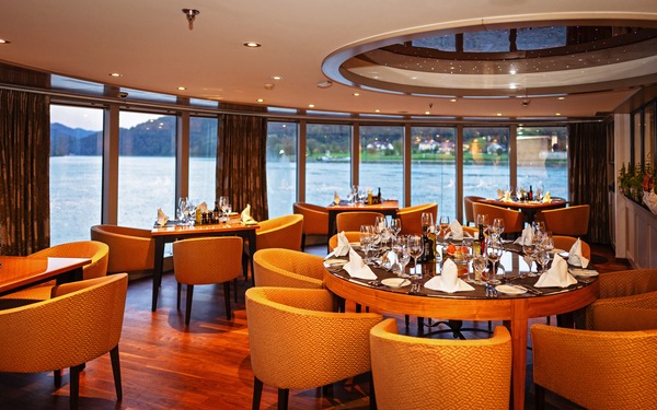 Amawaterways AmaSonata Chef's Table ©Volker Vornehm & Amawaterways.jpg